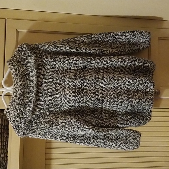 Women's Buffalo Sweater - Picture 4 of 6
